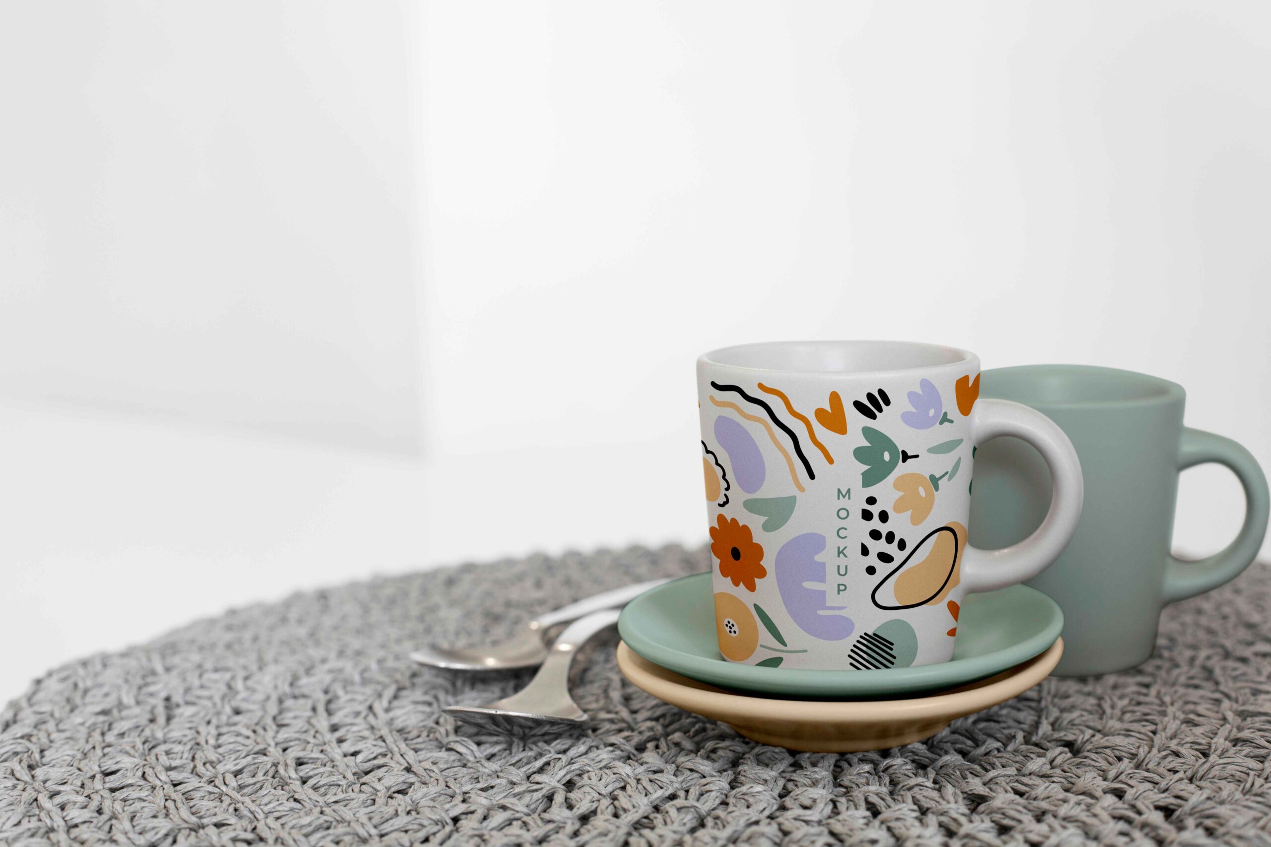 Perbedaan Mug Keramik dan Enamel